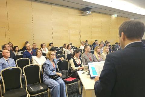 Идет симпозиум